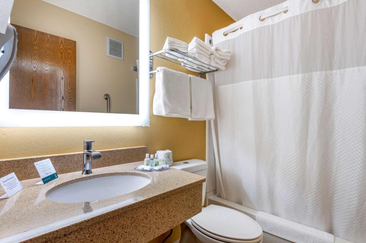Quality Inn سانفورد المظهر الخارجي الصورة
