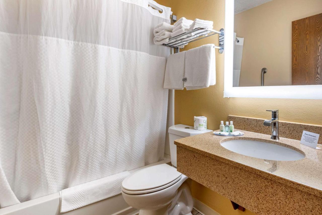 Quality Inn سانفورد المظهر الخارجي الصورة
